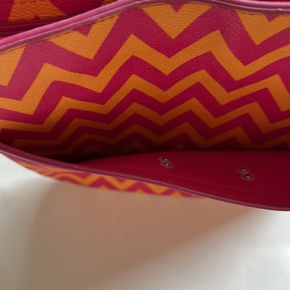Vera Bradley Crossbody Purse Ziggy Zags Pink and Yellow Chevron Leather - Picture 3 of 12